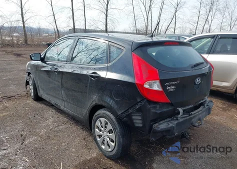 2015 Hyundai Accent Gs z USA, uszkodzony, nr VIN KMHCT5AE2FU231703